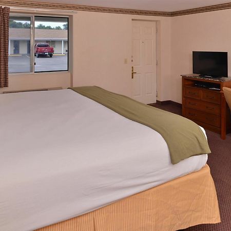 Americas Best Value Inn & Suites Wolcott Exterior photo